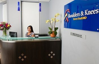 reception desk at Shoulders & Knees Steven Struhl MD