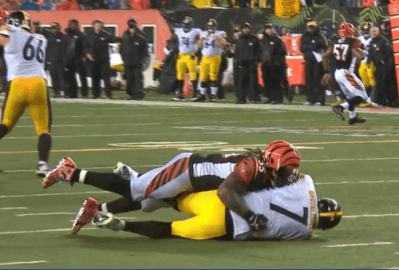 Ben Roethlisberger getting injured during the match